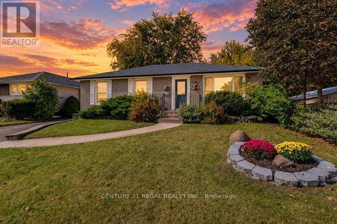 2 ALDERBURY CRESCENT, Brampton (Avondale), Ontario L6T1P6