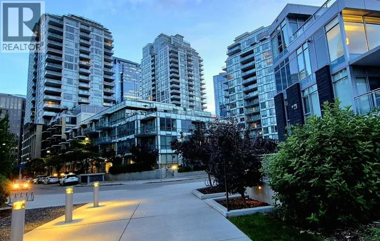 301, 51 Waterfront Mews SW, Calgary, Alberta T2P0X3