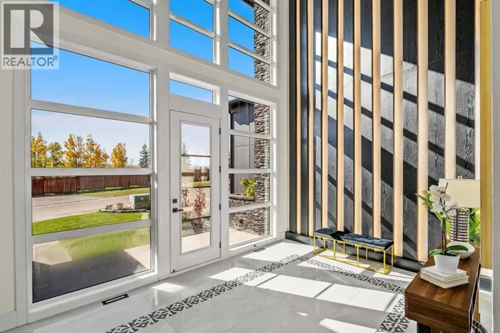 3642 85 Street SW, Calgary, Alberta T3H3V7