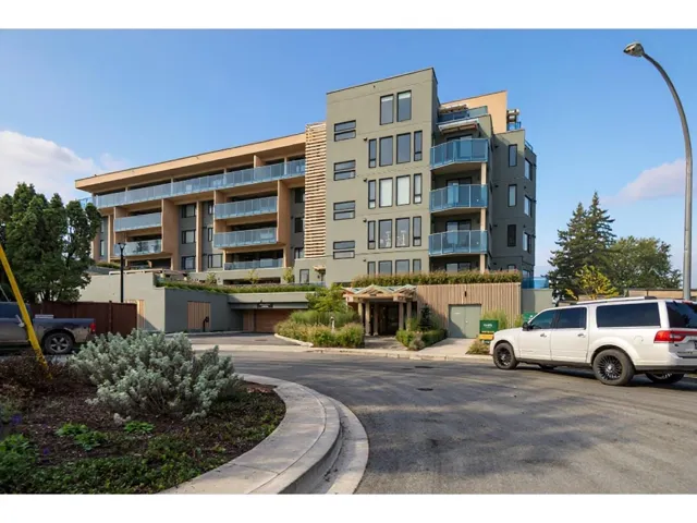 301 33160 PLAXTON CRESCENT, Abbotsford, British Columbia V2Y3J6