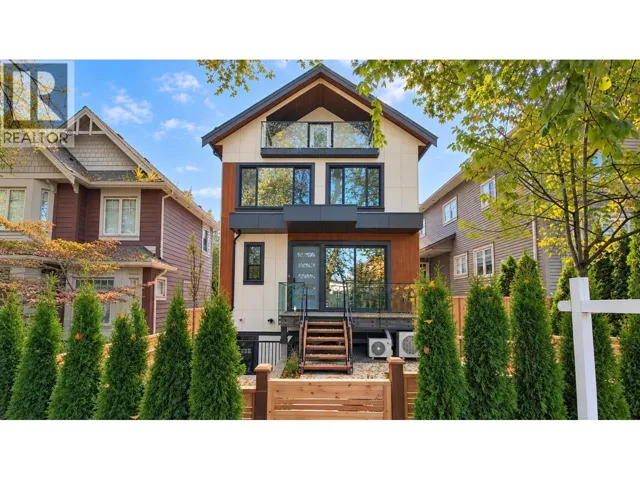 1 746 E 12TH AVENUE, Vancouver, British Columbia V5T2H9