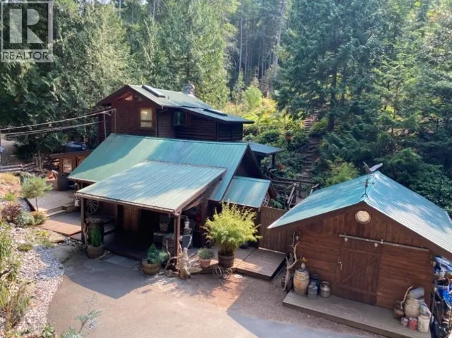 604 WAUGH ROAD, Mayne Island, British Columbia V0N2J1