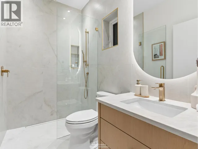 1 2541 E 2ND AVENUE, Vancouver, British Columbia V5M1C7