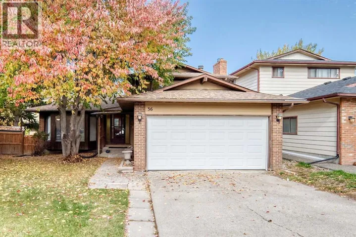 36 Berkshire Mews NW, Calgary, Alberta T3K1Z6