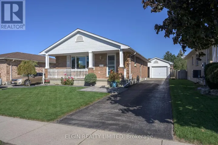 12 RICKWOOD PLACE, St. Thomas, Ontario N5R5Z3