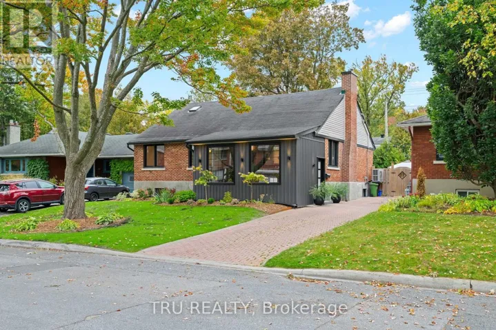 2110 HONEYWELL AVENUE, Ottawa, Ontario K2A0P8