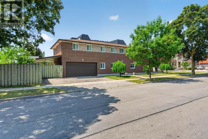 355 GLEN PARK AVENUE, Toronto (Yorkdale-Glen Park), Ontario M6B2E6