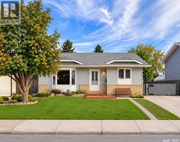 238 SHERRY CRESCENT, Saskatoon, Saskatchewan S7M5R5