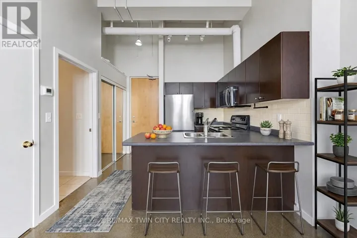 405 - 404 KING STREET W, Kitchener, Ontario N2G2L5