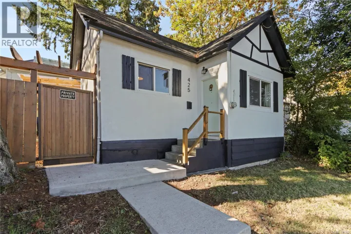 425 Stewart Ave, Nanaimo, British Columbia V9S4C7