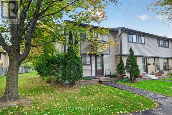 7866 JEANNE D'ARC BOULEVARD, Ottawa, Ontario K1C2E9