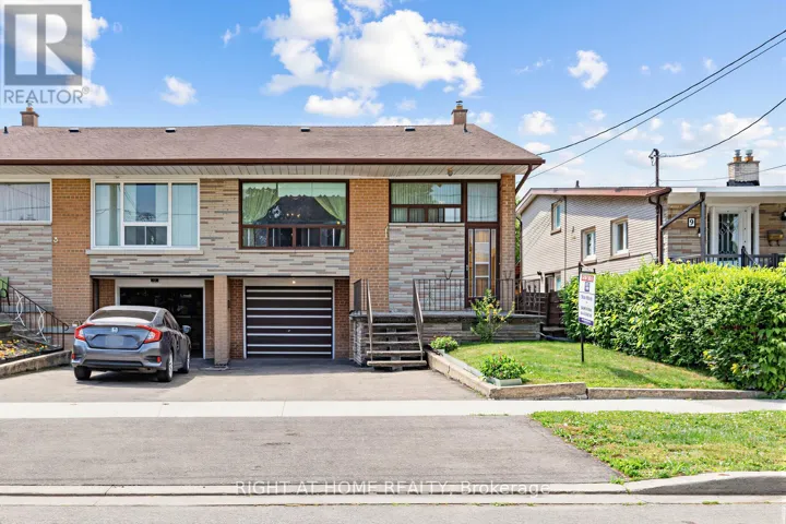 7 DAYSTROM DRIVE, Toronto (Humbermede), Ontario M9M2A8