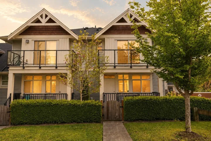 1 7198 179 STREET, Surrey, British Columbia V3S8C5