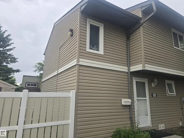 2554 79 ST NW, Edmonton, Alberta T6K3Y4
