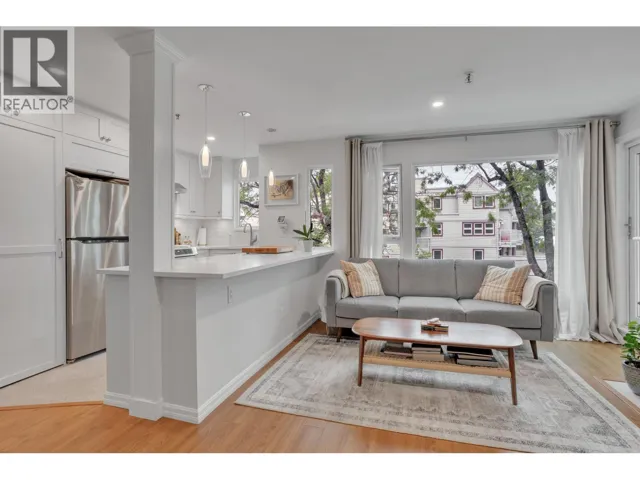 315 2020 W 8TH AVENUE, Vancouver, British Columbia V6J1W5