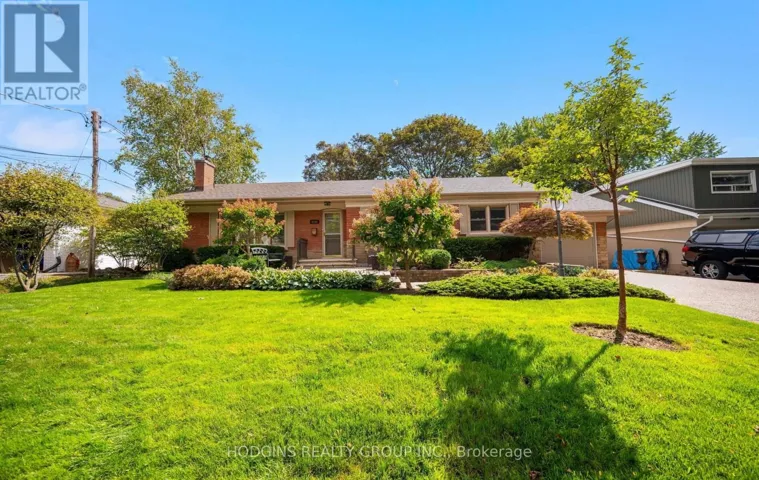4334 SPRUCE AVENUE, Burlington (Shoreacres), Ontario L7L1L5
