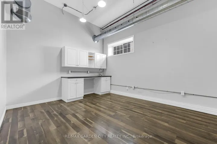 9B - 16 MYRTLE AVENUE, Hamilton (St. Clair), Ontario L8M2E9