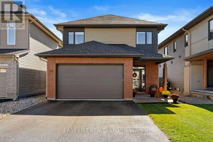 775 CARNELIAN CRESCENT, Ottawa, Ontario K1X0A8
