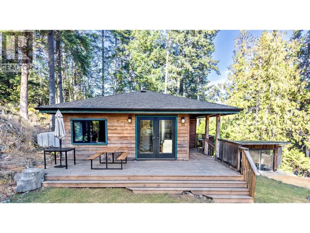 4318 PORT WASHINGTON ROAD, Pender Island, British Columbia V0N2M1