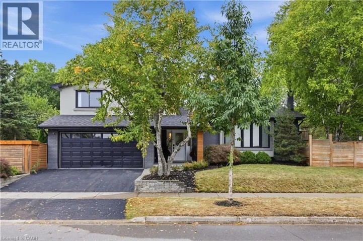 134 FAIRWOOD Place W, Burlington, Ontario L7T4B6