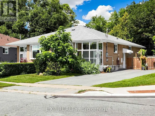175 PENN AVENUE, Newmarket (Bristol-London), Ontario L3Y2S3