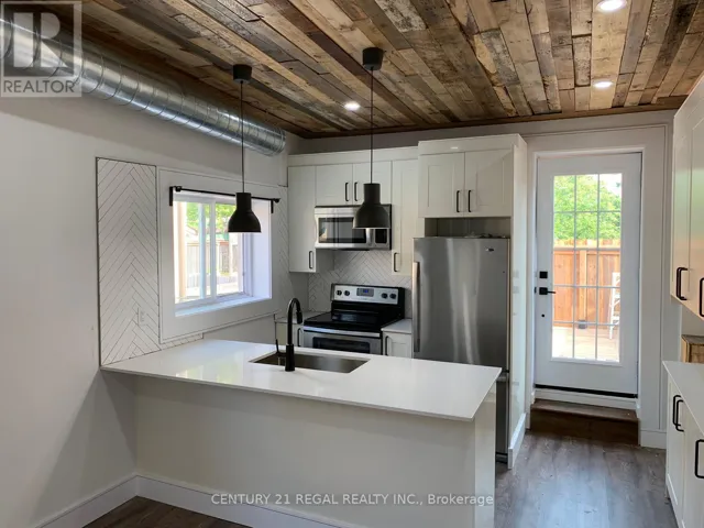 2 - 923 KINGSTON ROAD, Toronto (The Beaches), Ontario M4E1S6