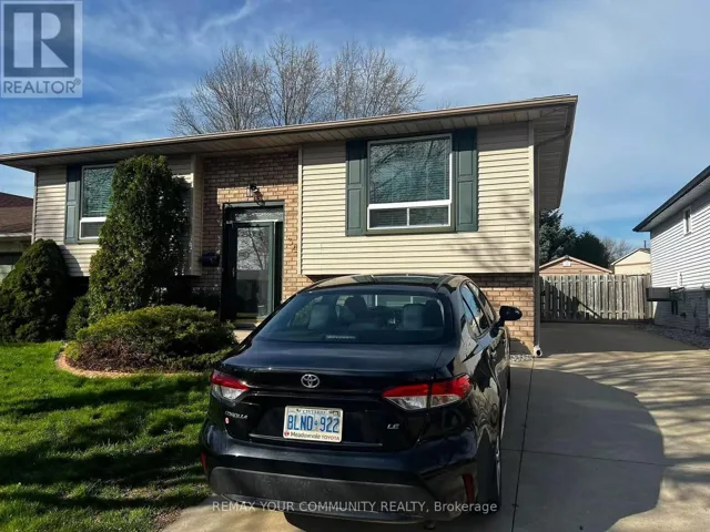 34 BEAVER CRESCENT, Brantford, Ontario N3P1H8