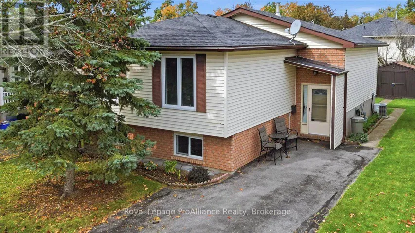 4 BOGART CRESCENT, Belleville (Belleville Ward), Ontario K8P5E8