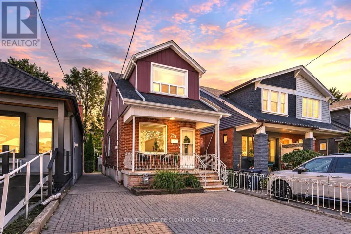 725 SAMMON AVENUE, Toronto (Danforth Village-East York), Ontario M4C2E3