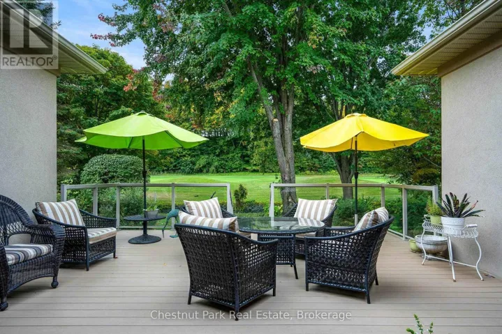 Private deck with gas BBQ for entertaining