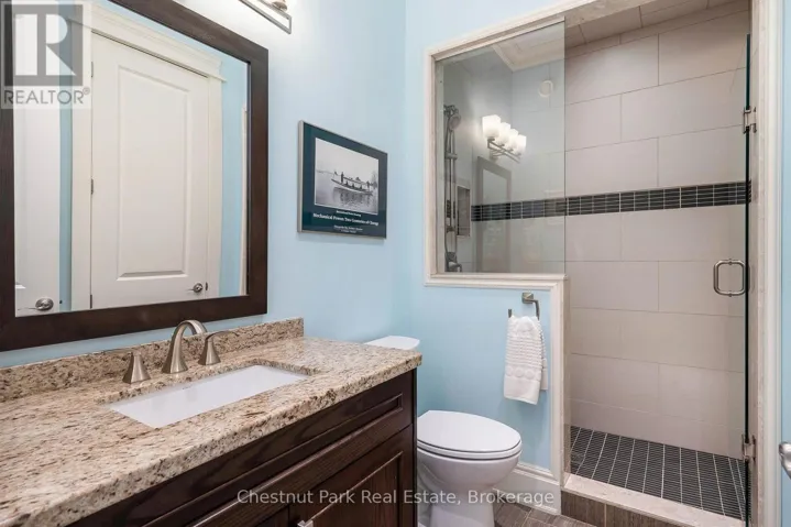 3 pc Ensuite for the Guest bedroom 2 - main floor