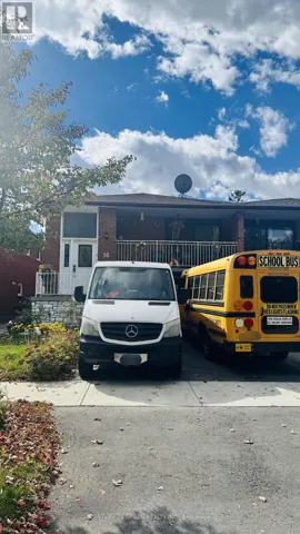 18 CURTIS DRIVE, Brampton (Brampton South), Ontario L6Y2J4