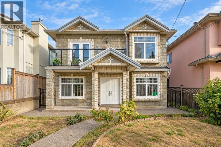 6135 PORTLAND STREET, Burnaby, British Columbia V5J2S3