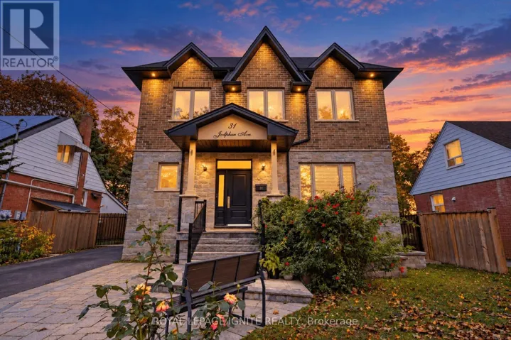 31 JODPHUR AVENUE, Toronto (Humberlea-Pelmo Park), Ontario M9M2J3