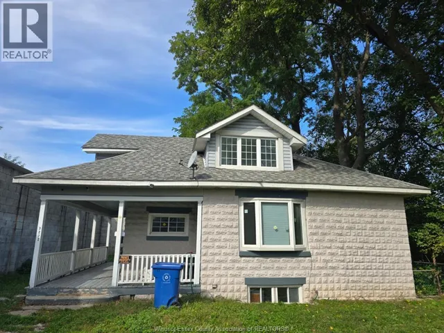 3272 PETER STREET, Windsor, Ontario N9E4V6