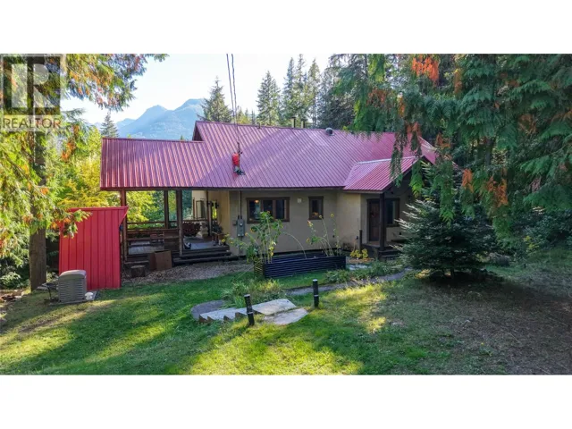 7025 BEGGS Road, Nelson, British Columbia V1L5P6