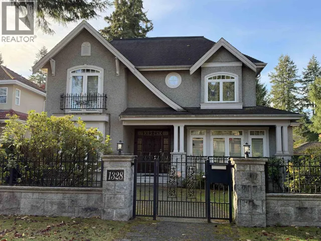 1328 DOGWOOD AVENUE, Vancouver, British Columbia V6P1J8