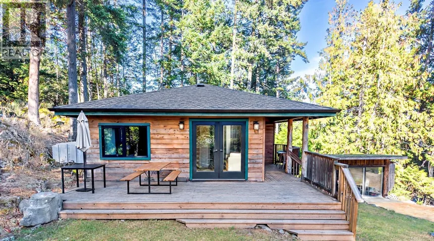 4318 Port Washington Rd, Pender Island, British Columbia V0N2M1