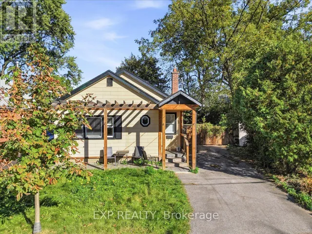 27 HOLLYWOOD STREET S, Hamilton (Ainslie Wood), Ontario L8S3A9