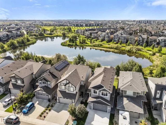 3334 PARKER LO SW, Edmonton, Alberta T6W4C2