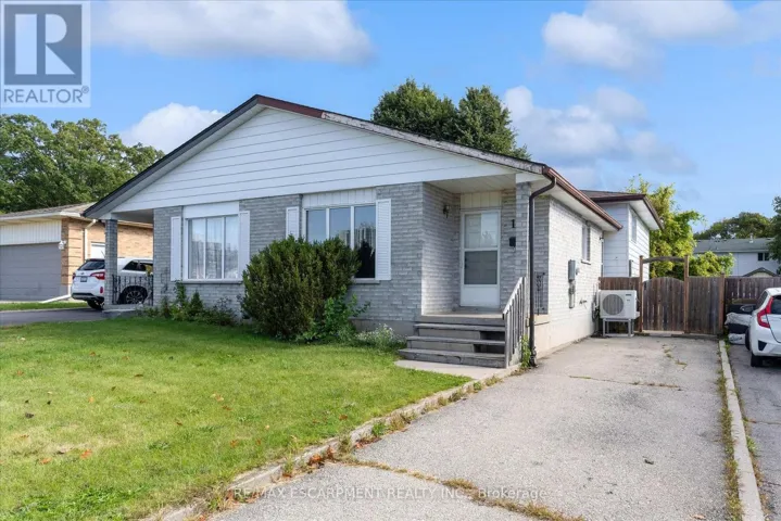 16 CRYSTAL COURT, Cambridge, Ontario N1R7T2