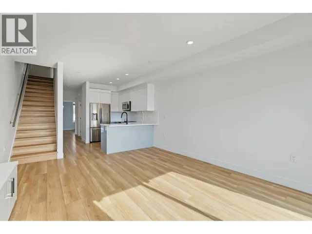 11 6288 BERESFORD STREET, Burnaby, British Columbia V5J1K2