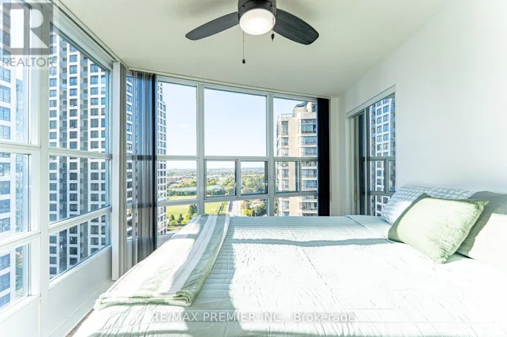 2002 - 33 ELM DRIVE W, Mississauga (City Centre), Ontario L5B4M2