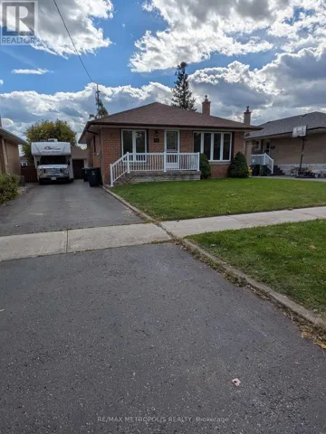 MAIN - 43 LEWISTON ROAD, Toronto (Dorset Park), Ontario M1P1X8