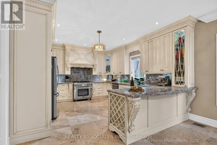 128 COALBROOK COURT, Vaughan (East Woodbridge), Ontario L4L9B6