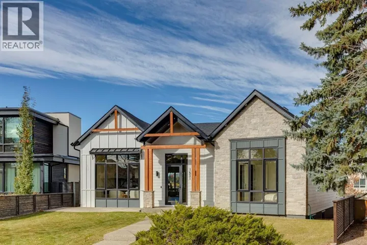 1651 St Andrews Place NW, Calgary, Alberta T2N3Y4