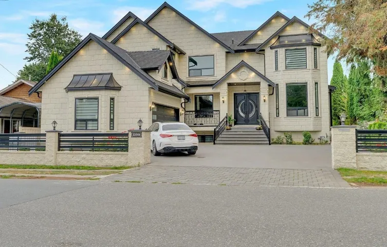 33906 VICTORY BOULEVARD, Abbotsford, British Columbia V2S1S6