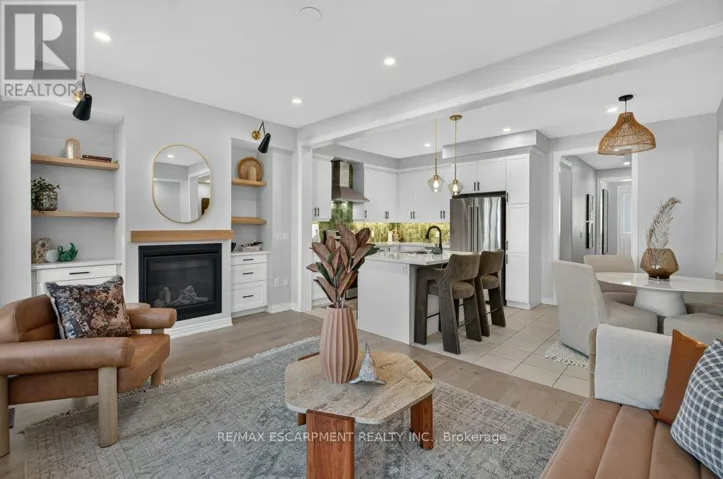 347 RAYMOND ROAD, Hamilton (Meadowlands), Ontario L9K0J8