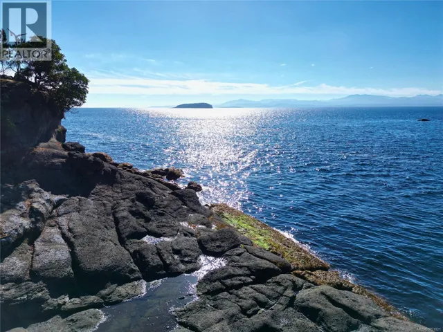 3 Grant Rd, Lasqueti Island, British Columbia V0R2J0