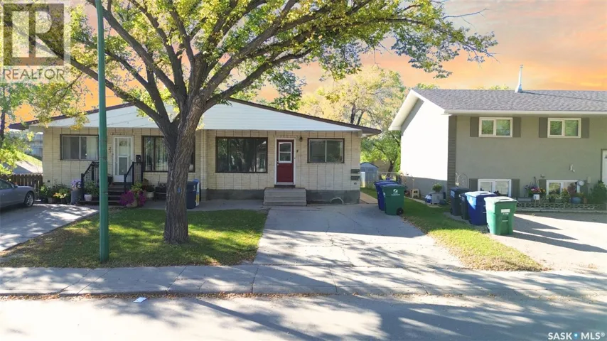 4 Carleton DRIVE, Saskatoon, Saskatchewan S7H3N6